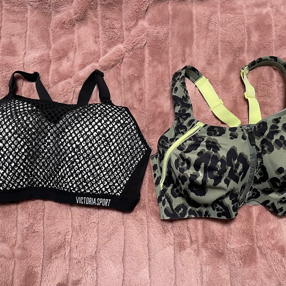 Victoria’s Secret sports bras, 34DDD